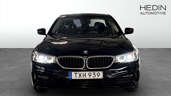 BMW 530e 8 of 12