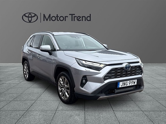 Toyota RAV4 7 of 12