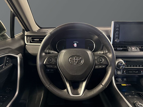 Toyota RAV4 11 of 12