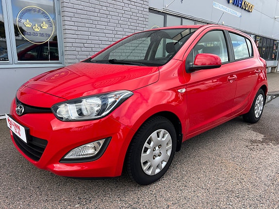 Hyundai i20 2 of 22