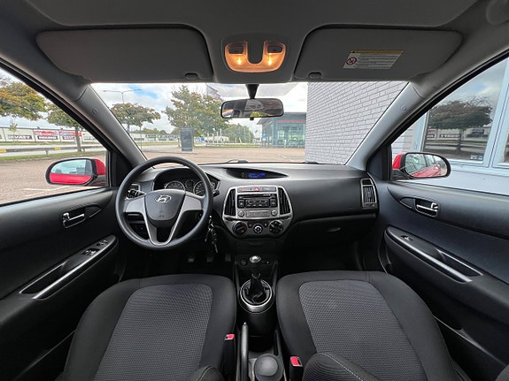 Hyundai i20 10 of 22