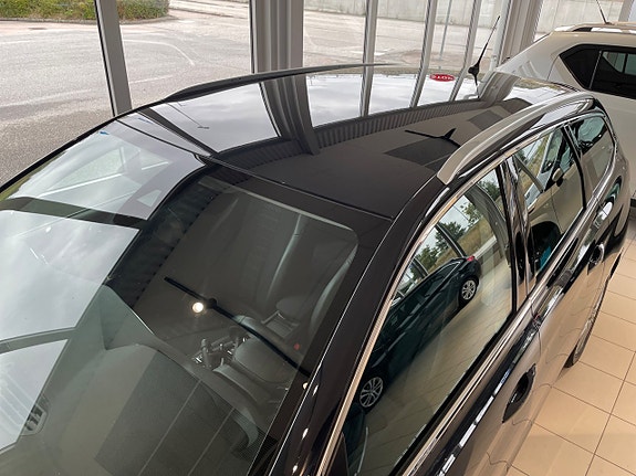Peugeot 308 SW 13 of 26