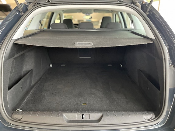 Peugeot 308 SW 24 of 26