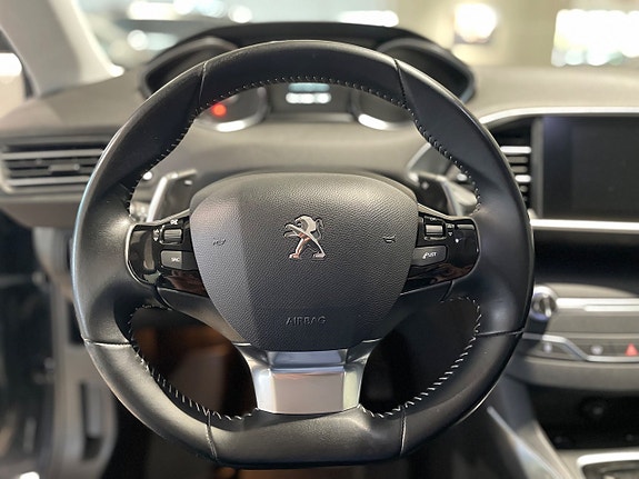 Peugeot 308 SW 17 of 26
