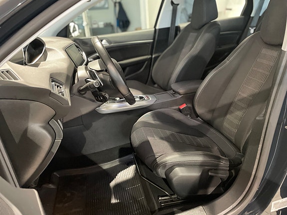 Peugeot 308 SW 15 of 26