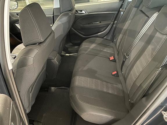 Peugeot 308 SW 22 of 26