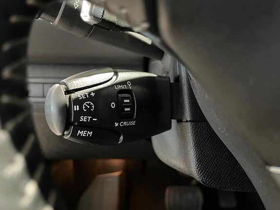 Peugeot 308 SW 21 of 26