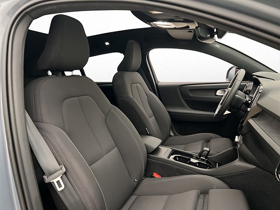 Volvo C40 12 of 30