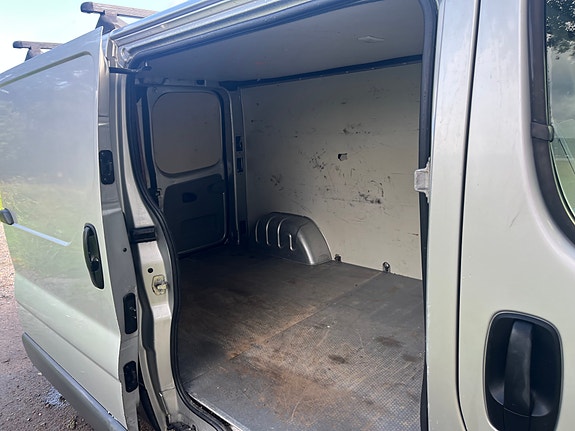 Renault Trafic 6 of 6