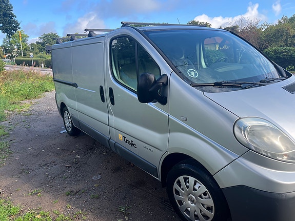Renault Trafic 4 of 6