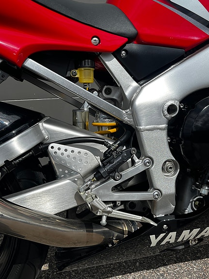Yamaha YZF R1 8 of 8