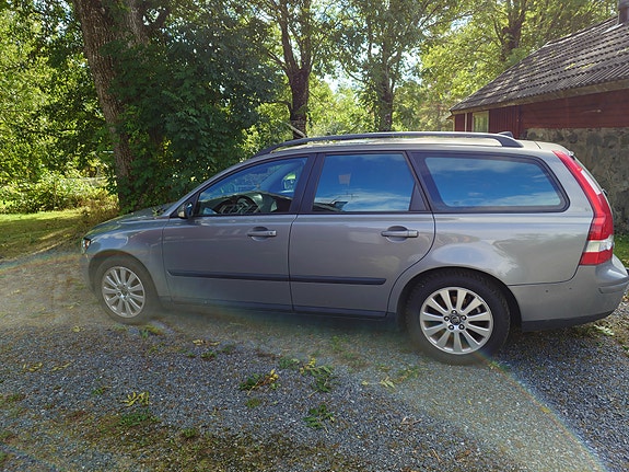 Volvo V50 3 of 8