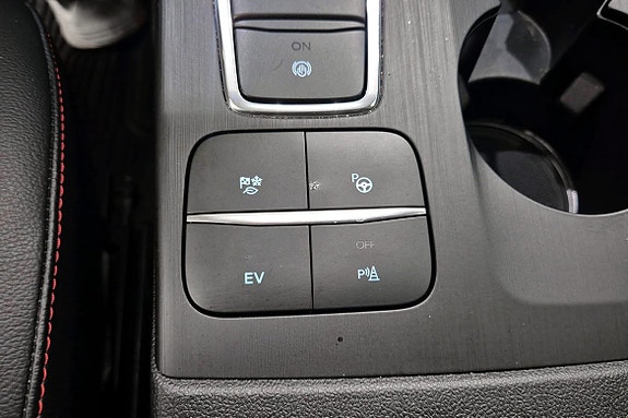 Ford Kuga 15 of 18