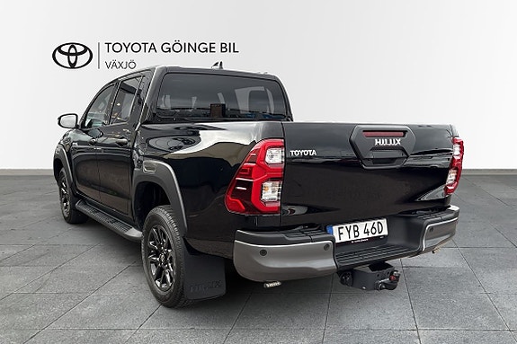 Toyota HiLux 3 of 24