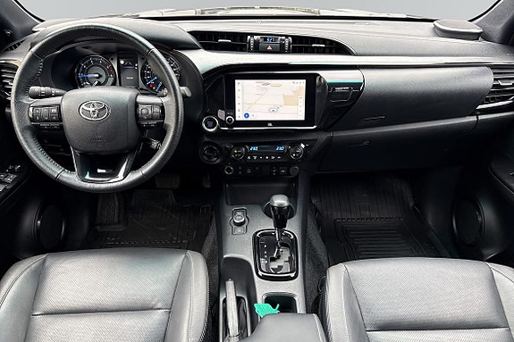 Toyota HiLux 9 of 24