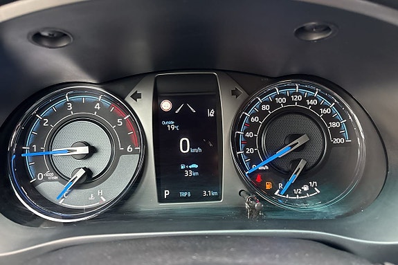 Toyota HiLux 15 of 24
