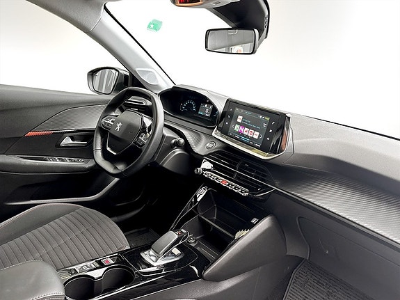 Peugeot e-208 12 of 16