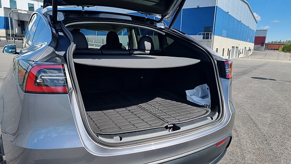 Tesla Model Y 9 of 10