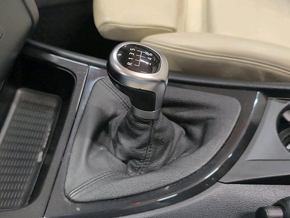 BMW 120i 13 of 28