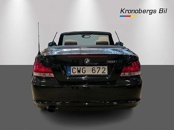 BMW 120i 5 of 28
