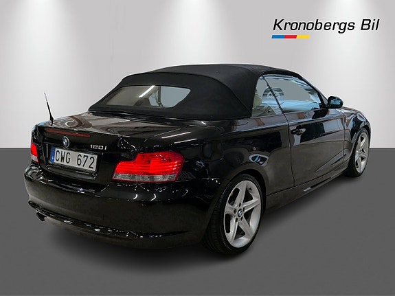 BMW 120i 27 of 28