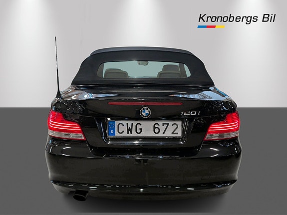 BMW 120i 25 of 28