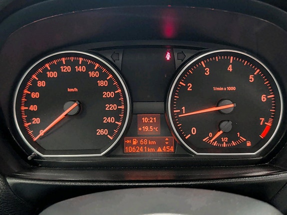 BMW 120i 10 of 28