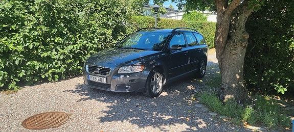 Volvo V50 2 of 10
