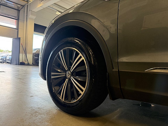 Volkswagen Tiguan Allspace 11 of 28