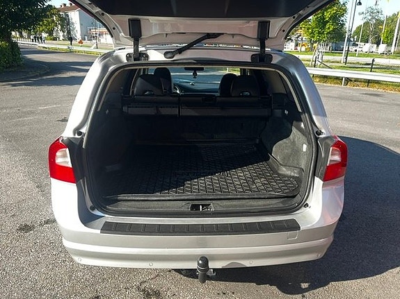 Volvo V70 8 of 9
