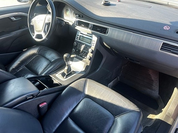 Volvo V70 9 of 9