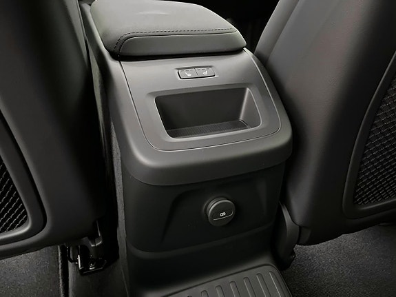 Volvo XC60 10 of 22
