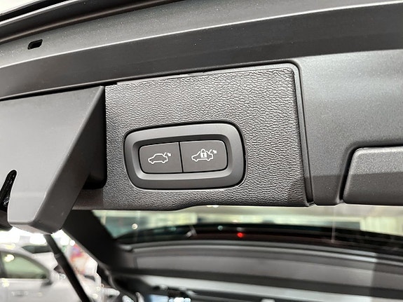 Volvo XC60 12 of 22