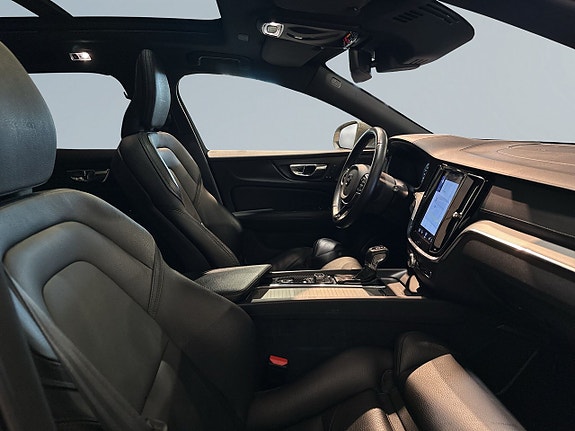 Volvo V60 10 of 27