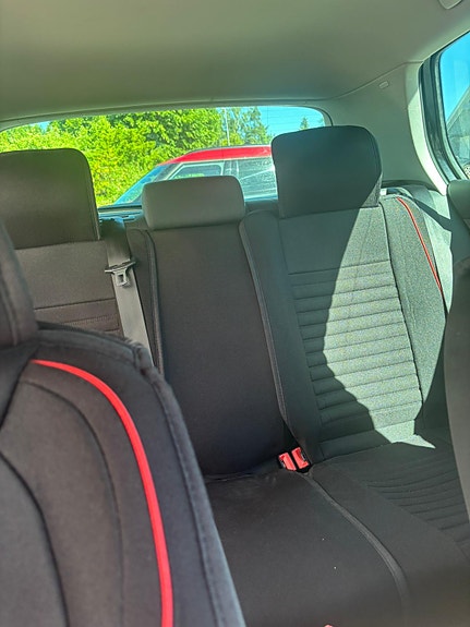 Volkswagen Golf V 8 of 9