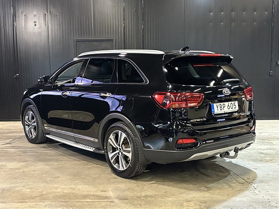 Kia Sorento 4 of 27