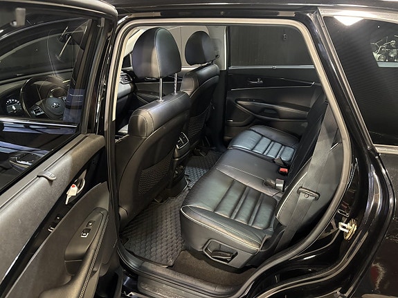 Kia Sorento 24 of 27