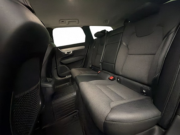 Volvo V90 Cross Country 30 of 30