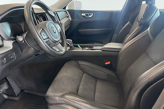 Volvo XC60 7 of 28