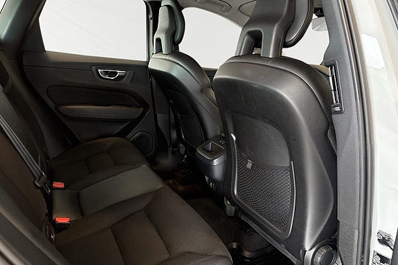 Volvo XC60 11 of 28