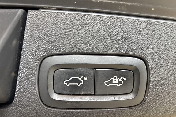 Volvo XC60 15 of 28