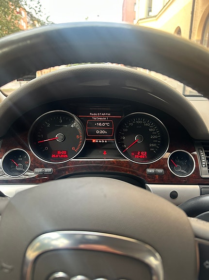 Audi A8 4 of 8