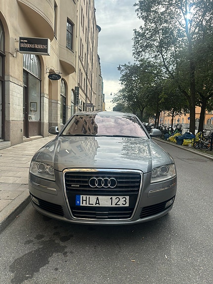 Audi A8 6 of 8