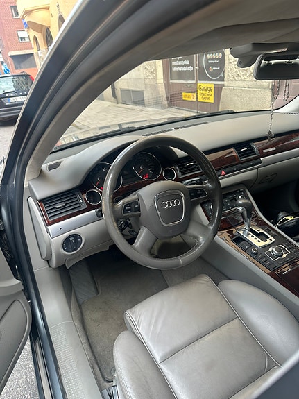 Audi A8 5 of 8