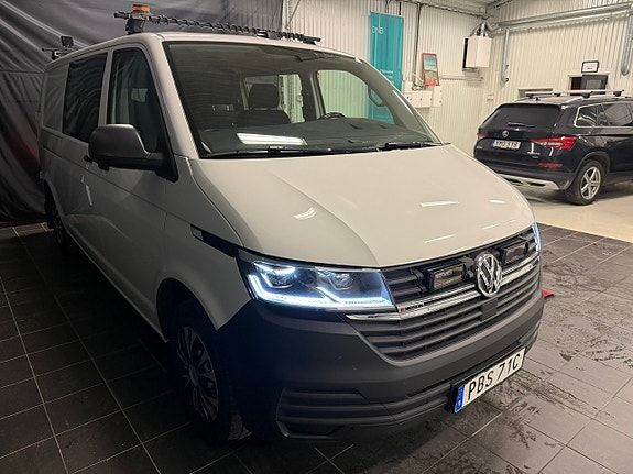 Volkswagen Transporter 8 of 16