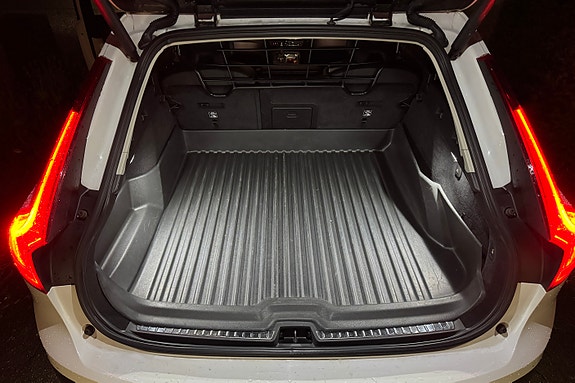Volvo V90 Cross Country 16 of 18