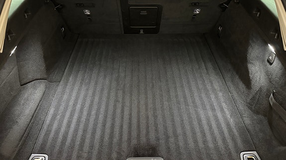 Volvo V90 Cross Country 9 of 18