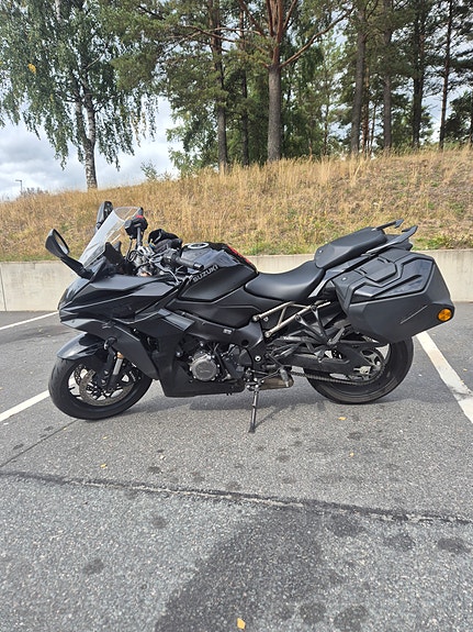 Suzuki GSX-S1000GT 2 of 3