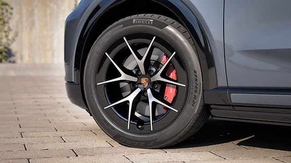 Porsche Cayenne S 2 of 10