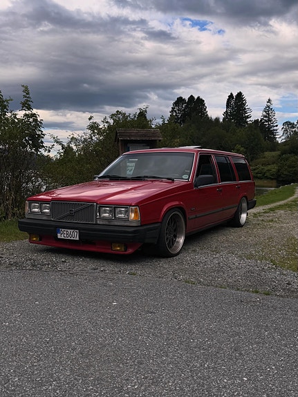 Volvo 740 2 of 9